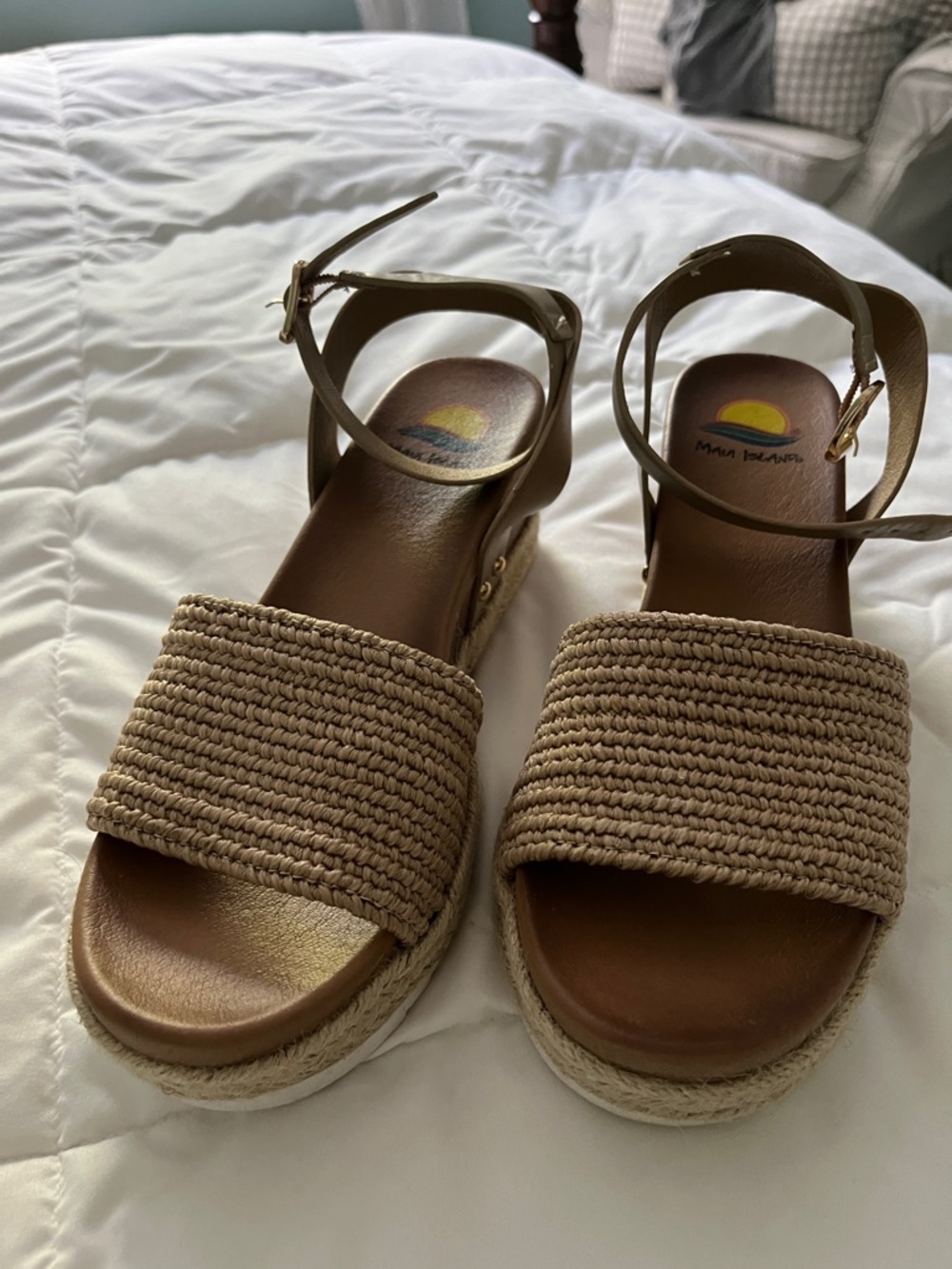 Maui Island Tan Woven Espadrille Sandals with Ankle Strap
Size 81/2 , run Small